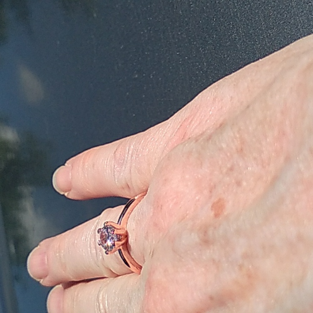 Rose gold plated solitaire - Picture 6 of 6